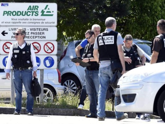 Atentado en Francia deja una persona decapitada y varios heridos