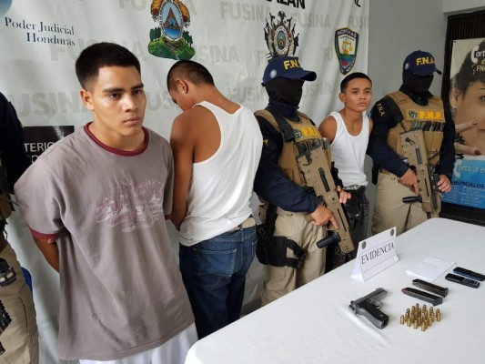 FNA detiene a tres jóvenes con 1,000 lempiras