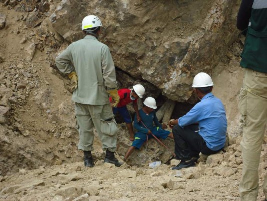 Busqueda de mineros sigue sin dar resultados en Honduras