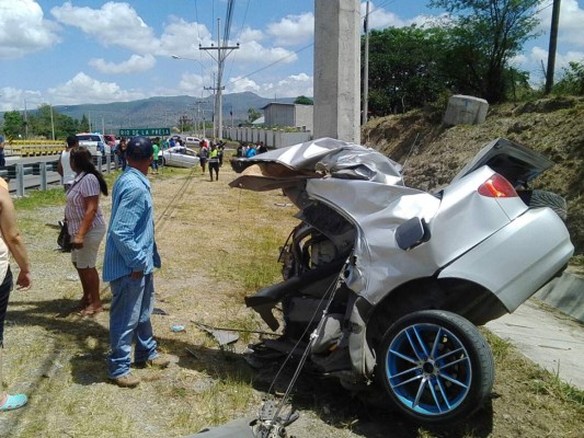 Sobrevive de milagro en accidente vehicular en carretera hacia Comayagua