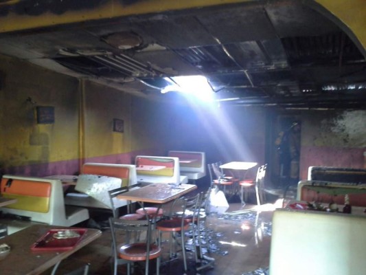 Se incendia restaurante de pollo frito en San Pedro Sula