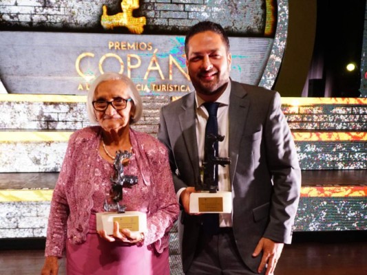 Entregan los Premios Copán a la excelencia turística