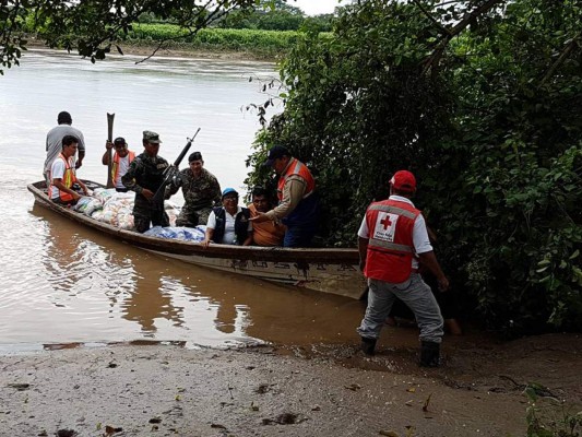 Ríos Choluteca y Goascorán causan inundaciones en zona central y sur