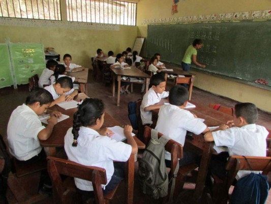 Más de cinco mil centros educativos serán intervenidos en Honduras tras cuarentena por COVID-19