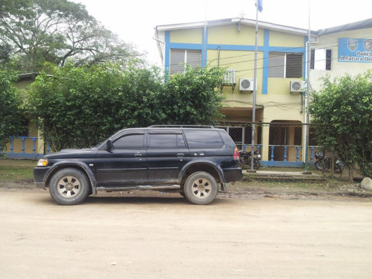 Disparan contra vehículo de un periodista en Tocoa, Colón