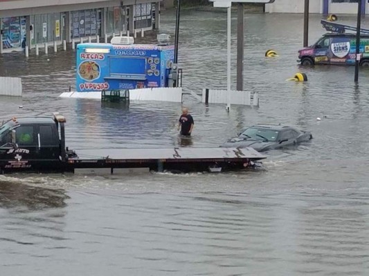 Inundaciones dejan al menos cinco muertos en Texas