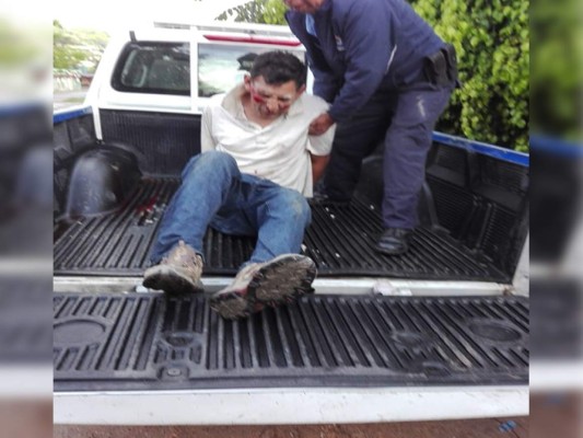 Hombre apuñala a cuatro jóvenes en terminal de buses