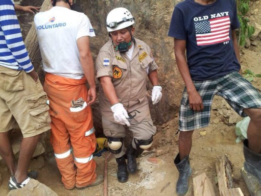 Continúa el rescate de mineros atrapados en el sur de Honduras