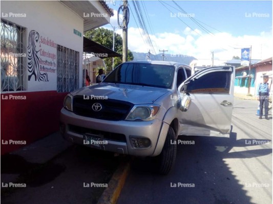 Balacera frente a una institución bancaria deja dos heridos en Olanchito, Yoro