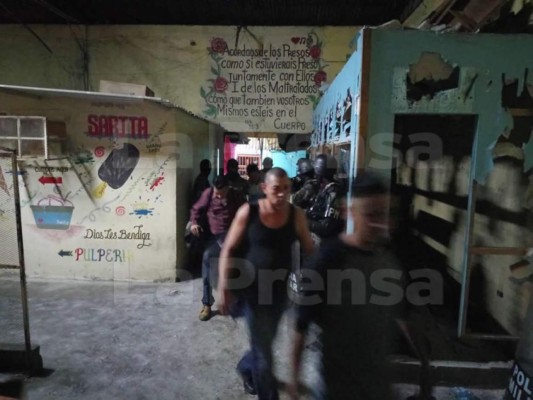 Trasladan a los últimos reos del penal sampedrano hacia otras cárceles de Honduras