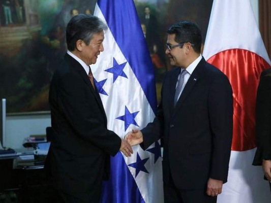 Japón se suma a lista de países que reconocen a JOH como el presidente electo