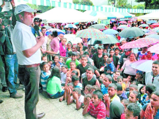 Presidente anuncia proyecto de energía para el verano