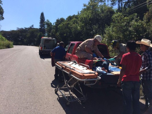 Accidente deja al menos 28 heridos en Santa Bárbara