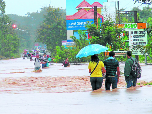 Daños e inundaciones deja ingreso de frente frío en Honduras
