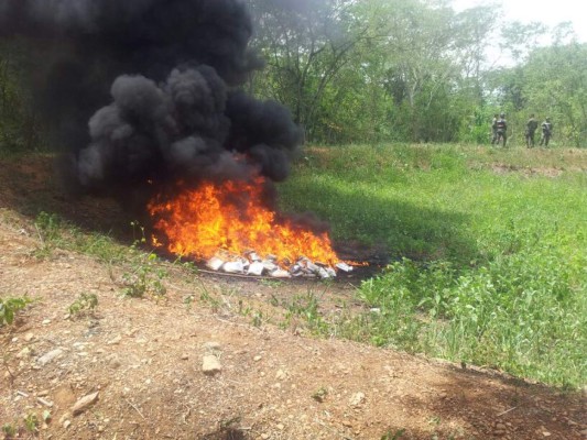 Honduras: Incineran 378 kilos de cocaína decomisada en cabezal