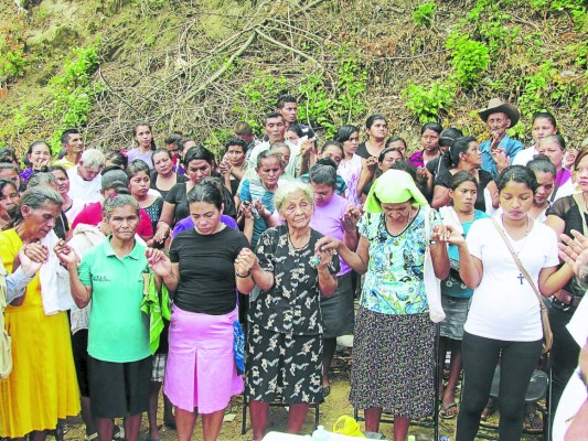 Honduras: Con misa recuerdan a los ocho mineros soterrados 