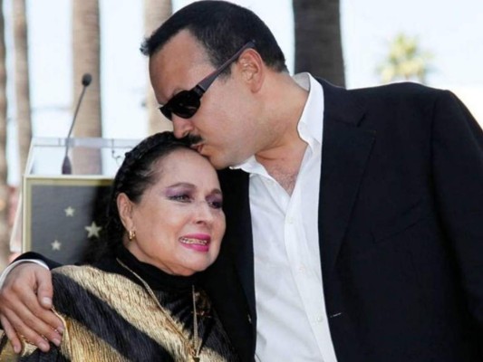 Pepe Aguilar tras la muerte de su madre: 'El show debe de continuar'