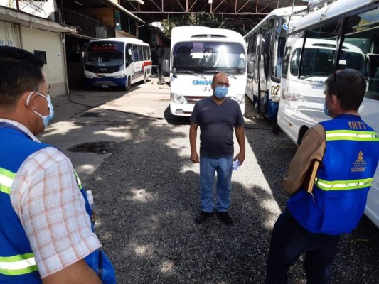 Once empresas de transporte reanudan servicio este lunes