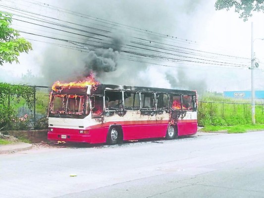 Quema de buses será delito de terrorismo en Honduras