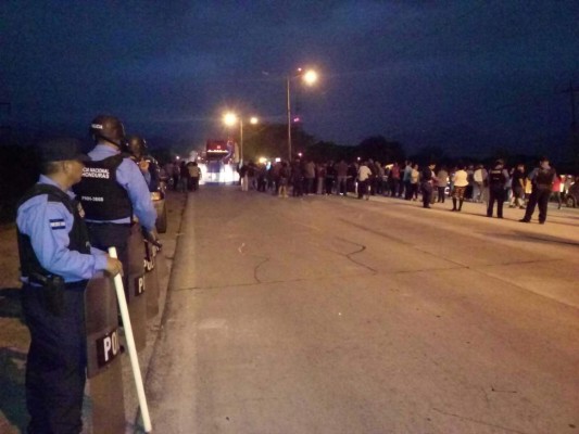 Protestan por construcción de peaje en San Manuel, Cortés