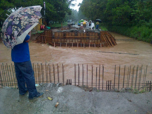 Lluvias interrumpen el paso Saba, decretan alerta amarilla en seis departamentos de Honduras
