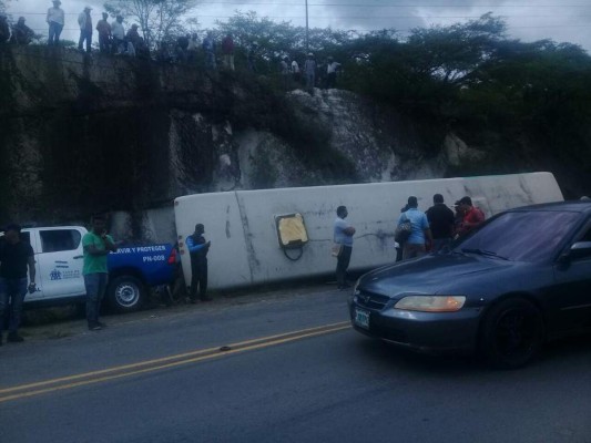 Un muerto y 20 personas heridas deja múltiple choque en carretera de Olancho