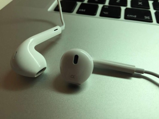Apple desarrolla auriculares inalámbricos