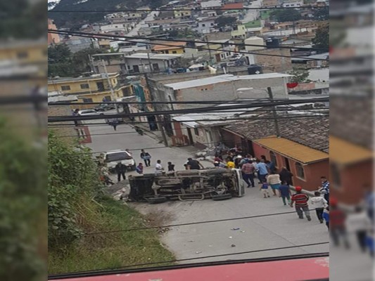 Ocho personas heridas deja volcamiento en Santa Rosa de Copán