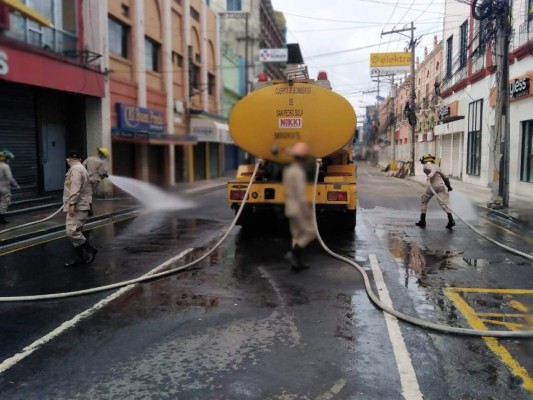 Hoy siguen limpiando el centro de la ciudad para la reapertura