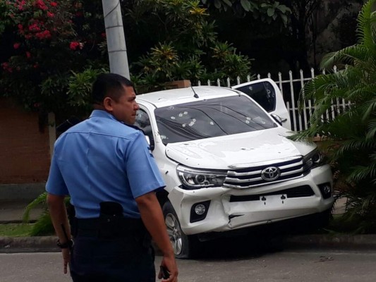 Encapuchados acribillan a tres personas dentro de un pick up en San Pedro Sula