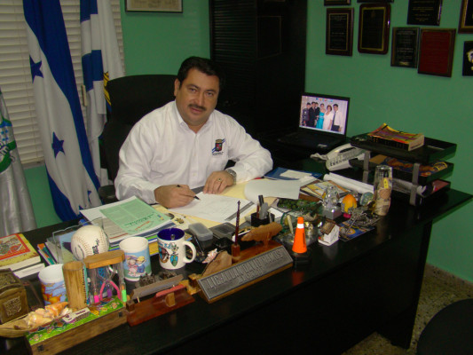 Reconocen a Allan Ramos como el mejor alcalde de Honduras