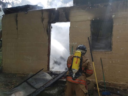 Incendio consume una vivienda en El Progreso, Yoro