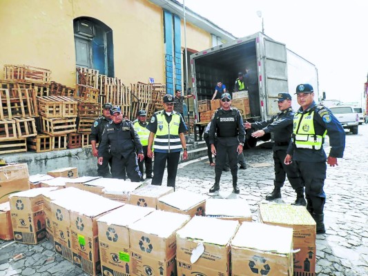 Caen dos hombres con camión de medicamentos ingresados ilegalmente al país