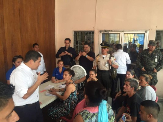 Juan Orlando supervisa Banca Solidaria en San Pedro Sula