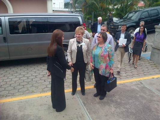 Congresistas de Estados Unidos se reunieron con presidente de Honduras