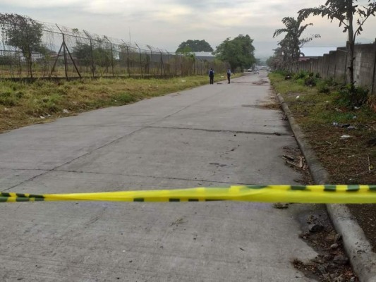 Encostalado hallan un cadáver en el barrio La Guardia, San Pedro Sula