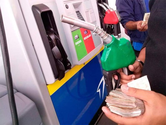 Precio de las gasolinas baja por tercera semana consecutiva