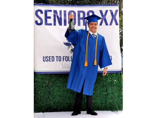 Seniors 2020 de Macris listos para su graduación
