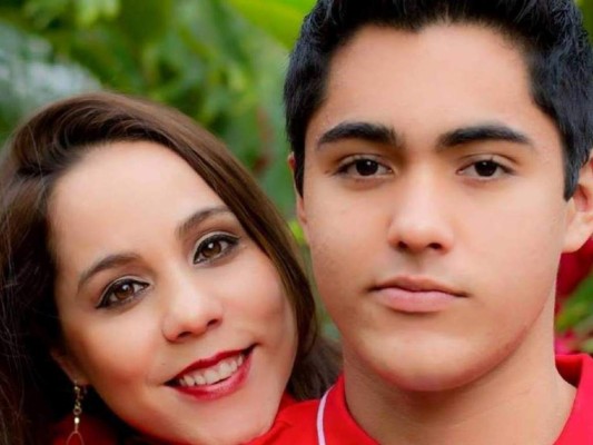 Madre hondureña le pide al supuesto asesino de su hijo que se entregue