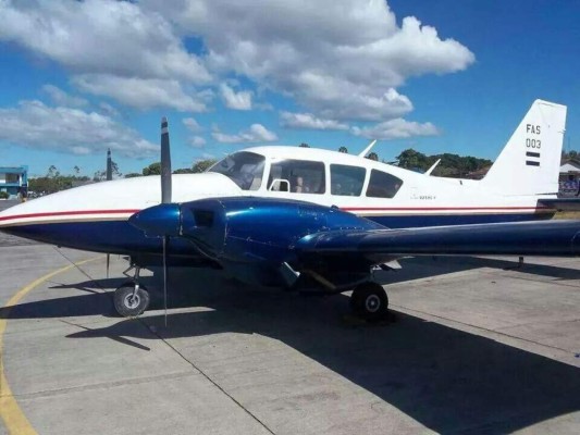 Se estrella avioneta de la Fuerza Aérea