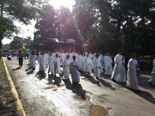 Con caminata, católicos clausuran mes misionero en Chamelecón