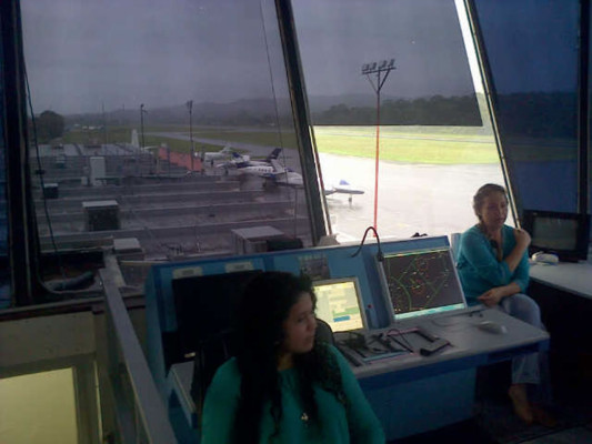 Continúa suspensión de vuelos en los aeropuertos de La Ceiba y Roatán