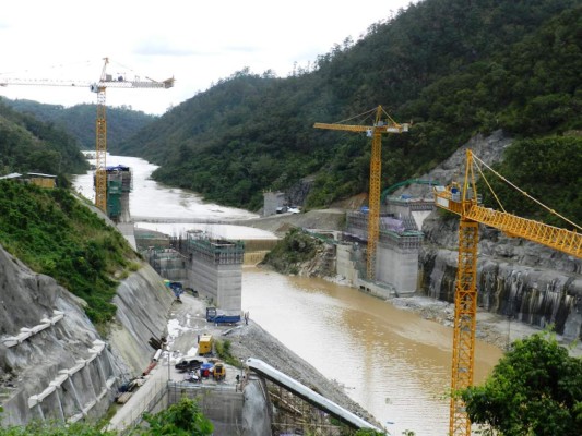 Construcción de cortina de Patuca III reporta avance