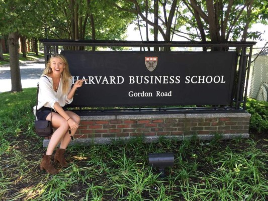 María Sharapova estudiará en Harvard mientras esté suspendida