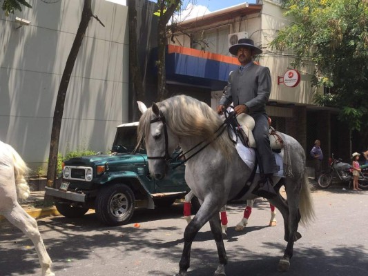 Las mejores imágenes del desfile del Agas