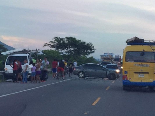 Los accidentes han ocurrido a eso de las 5:00 pm de este sábado.