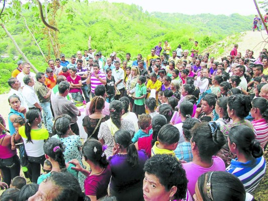 Honduras: Con misa recuerdan a los ocho mineros soterrados 