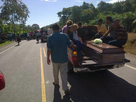 Honduras: Dan último adiós a víctimas de masacre en La Ceiba