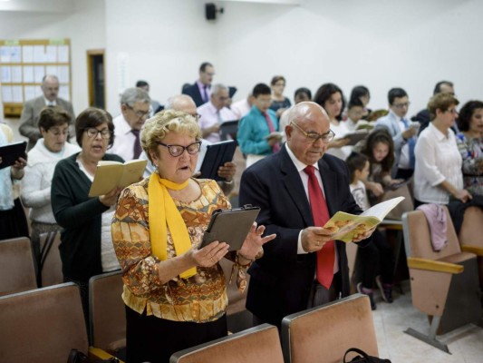 Rusia prohíbe oficialmente a los Testigos de Jehová