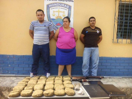 Los capturan con armas y supuesta marihuana en Copán Ruinas